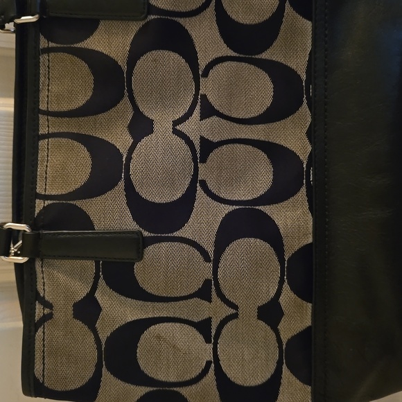 Coach 19354 Hamptons Weekend Signature Colorblock Medium Tote. - Picture 4 of 9